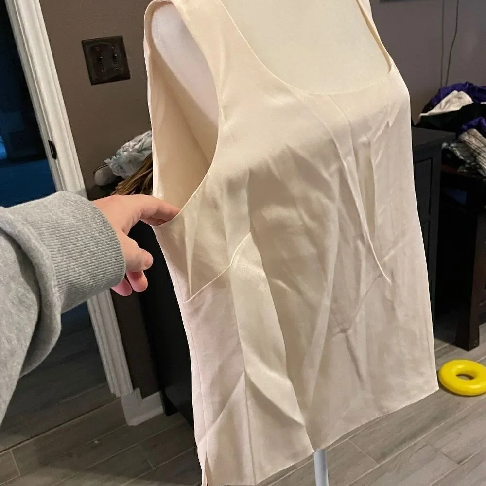 NWOT Lafayette 148 New York Cream Silk Fully Lined Sleeveless Top - 14 - Picture 2 of 10